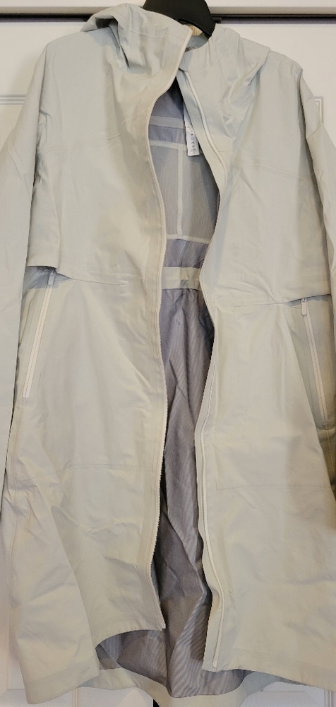 Lululemon Cloud Crush Vapor Waterproof Jacket 8